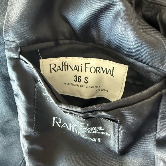 Elegant Black Tuxedo Suit - Picture 6 of 8